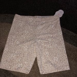 BRAND NEW GIRL SHORT SIZE 11/12. NEW WITH TAGS ON IT! SMOKE FREE HOME!🥰😍